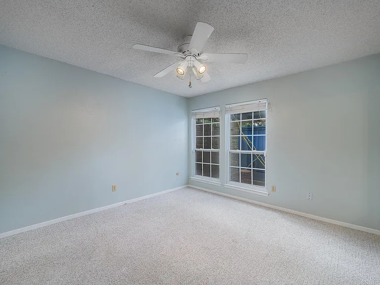 6009 Spring Flower Trl — Photo 17