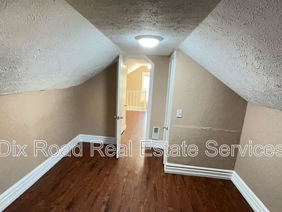 4th image of 1841 Harvard St