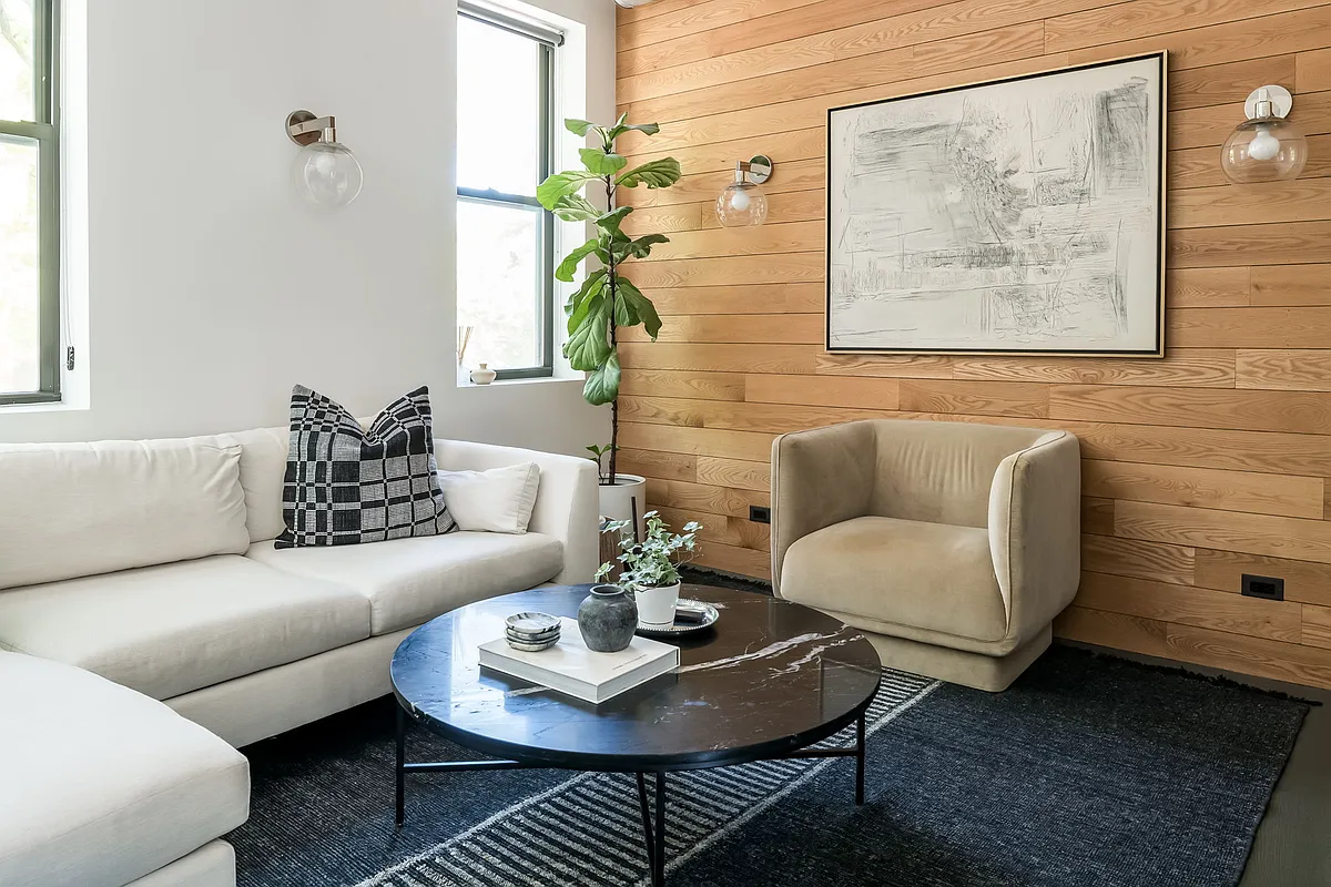 Living Room - 747 W Willow St #2