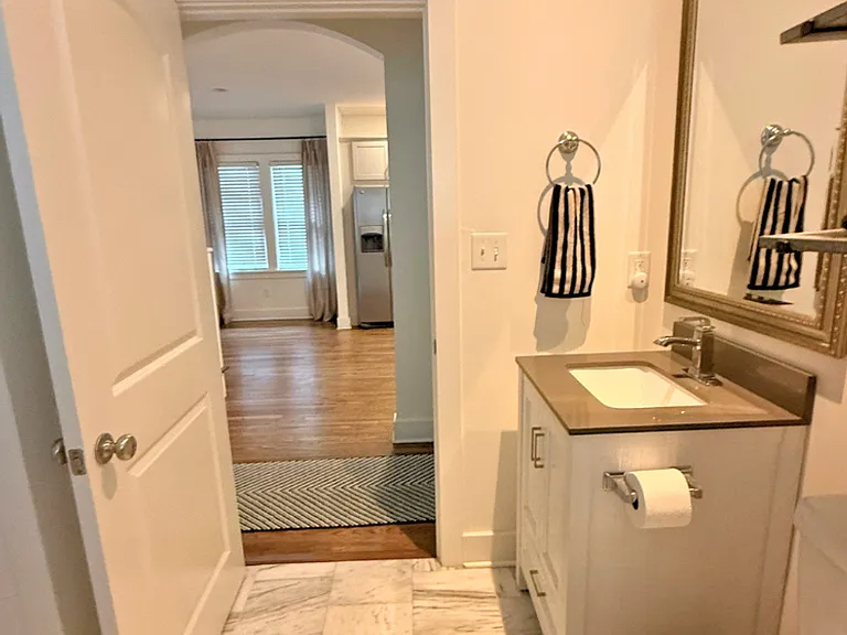 420 S Holmes St — Photo 3