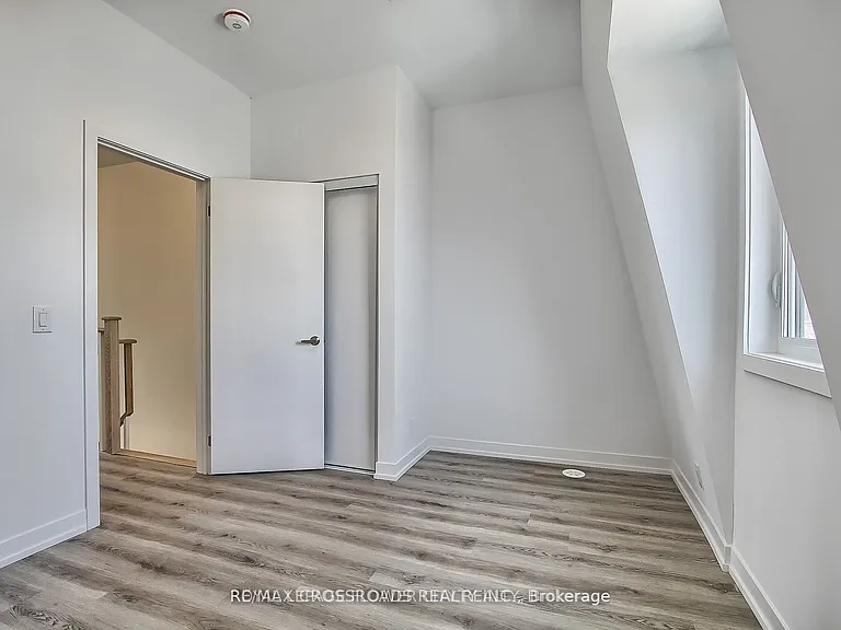 98 Bartley Dr — Photo 27