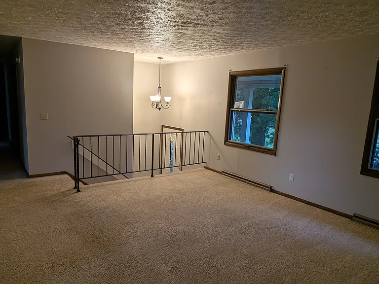 551 Dan Ave — Photo 3