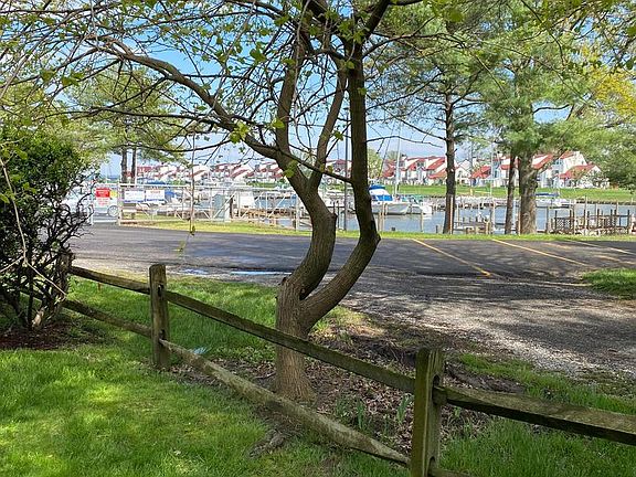 4th image of 104 Harbour Sound Dr