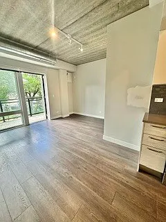 2407 W Eastwood Ave #303 — Photo 4