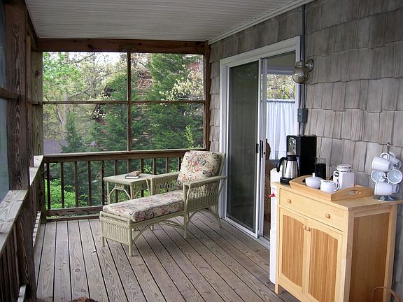 Upper Screened Porch