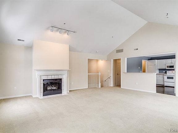 4th image of 28155 Carlton Way Dr #1