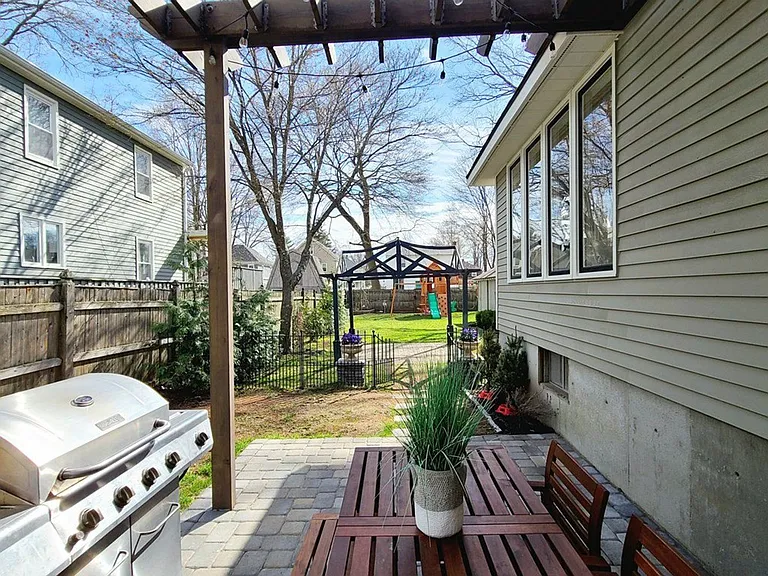 25 Burdette Ave — Photo 16