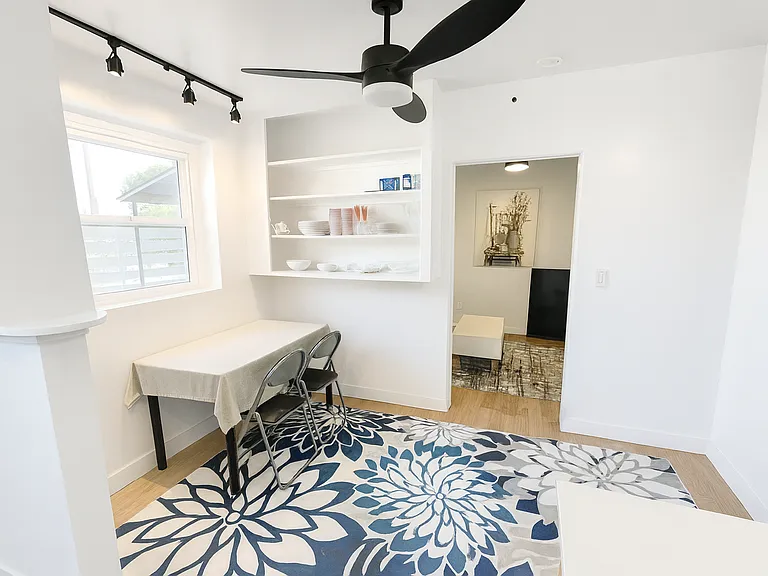 319 N Venice Blvd #C — Photo 3
