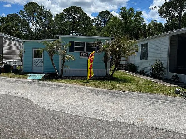 221 Matthew Cir, Titusville, FL 32780