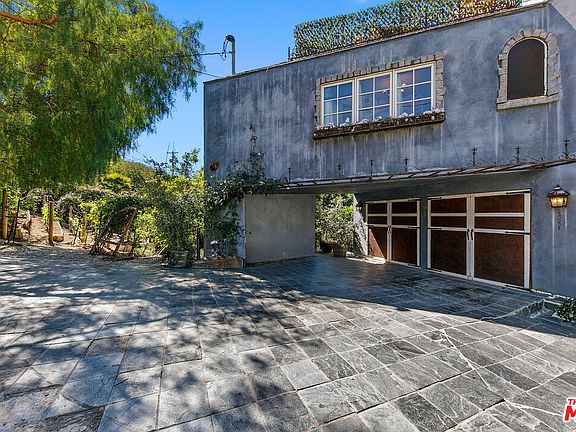 2nd image of 2851 Seabreeze Dr