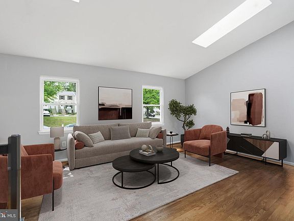 3rd image of 8487 Kirby St