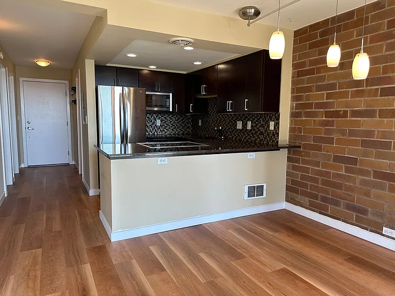 905 Cherry St #A-605 — Photo 5