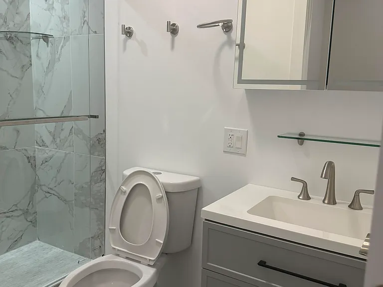 5549 N Lincoln Ave #3 — Photo 9