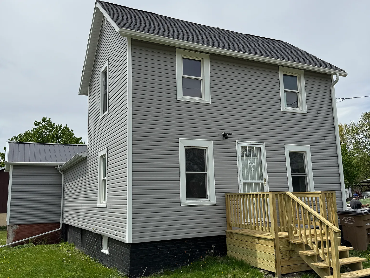 304 SE 3rd Ave — Photo 1