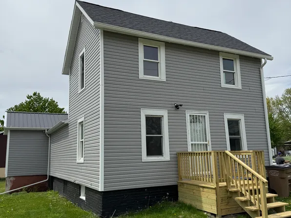 304 SE 3rd Ave #1, Galva, IL 61434