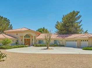 17645 Ridge View Ct, Apple Valley, CA 92307