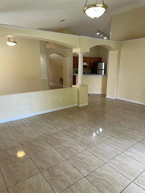 4 bed, 2.0 bath, 1778 sqft, $2,400 — Photo 4