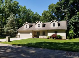 9115 Oakridge Rd, Temperance, MI 48182