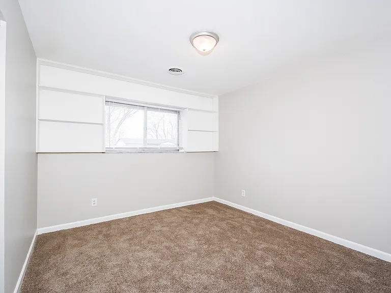 1145 Swallow Ln — Photo 11