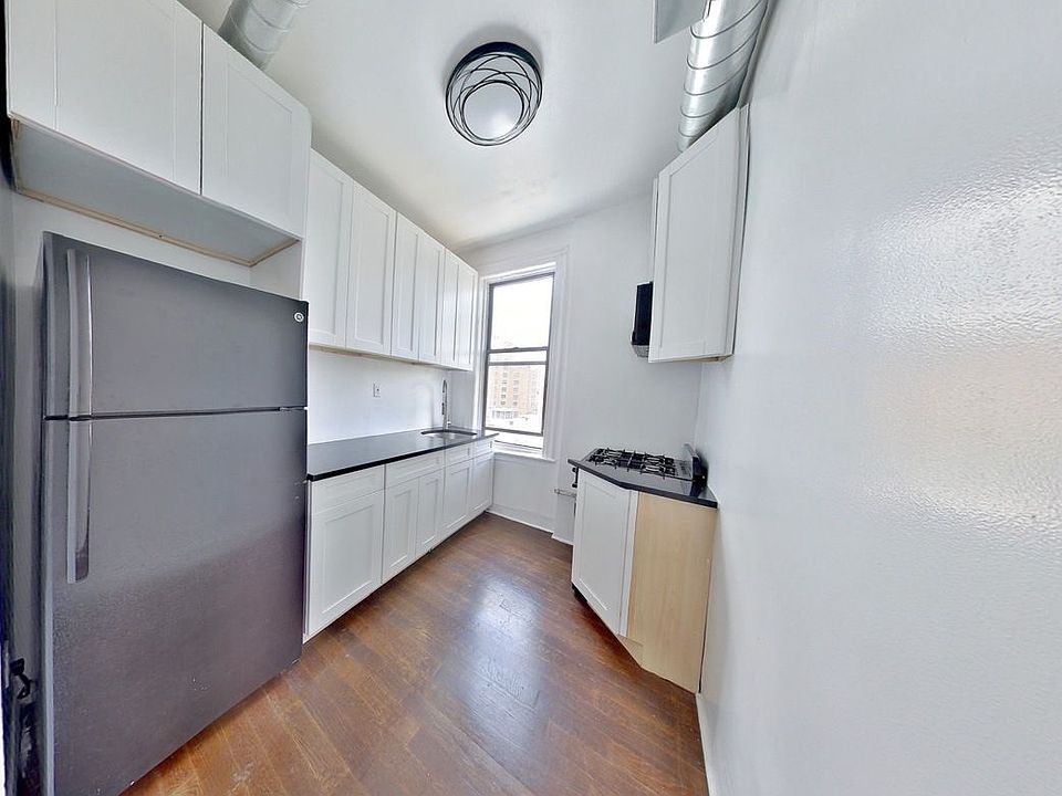 1st image of 696 Willoughby Ave APT 18