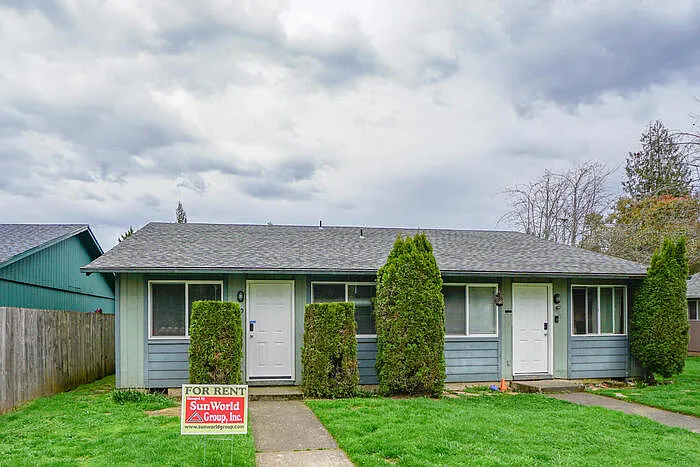 2 bed, 1.0 bath, 780 sqft, $1,395 — Photo 2