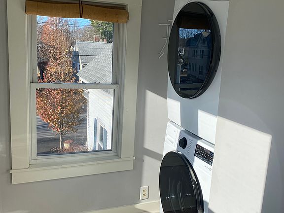Laundry room with Washer and Dryer