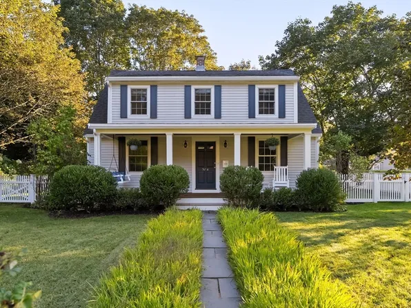 4 Windemere Park Ext, Manchester, MA 01944