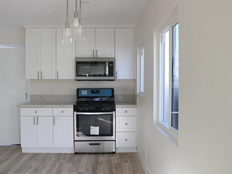 2521 N Brighton St — Photo 3