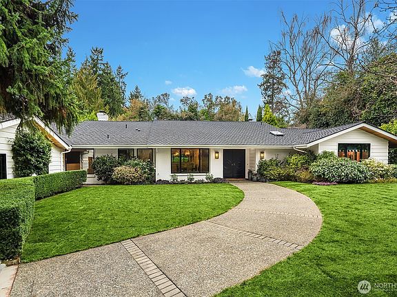 4th image of 1601 Evergreen Point Road