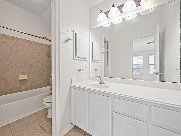 25210 Doves Gate Ct — Photo 35