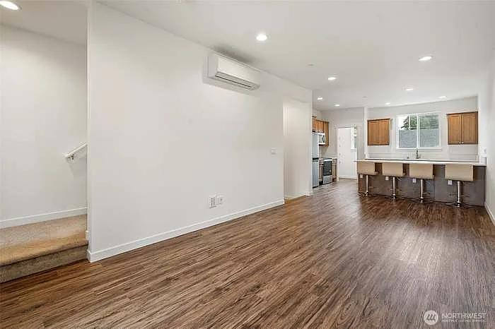 18128 1st Pl SW — Photo 4