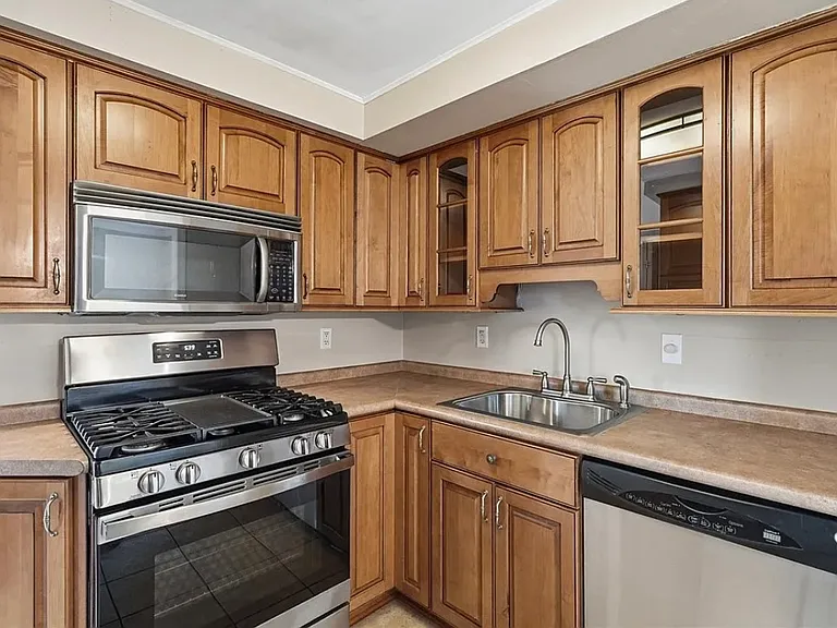 110 Dunbar Dr — Photo 10
