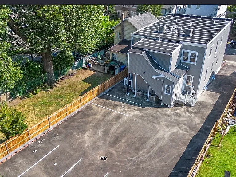 26 Washington St #4-2L — Photo 2