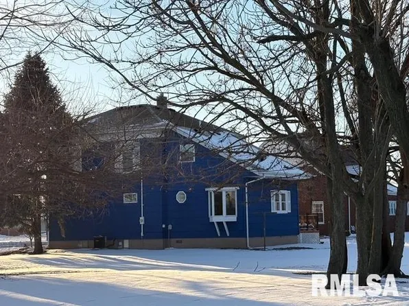 543 N Webster St, Taylorville, IL 62568