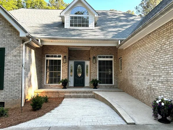 208 Pucketts Pointe Rd, Greenwood, SC 29649