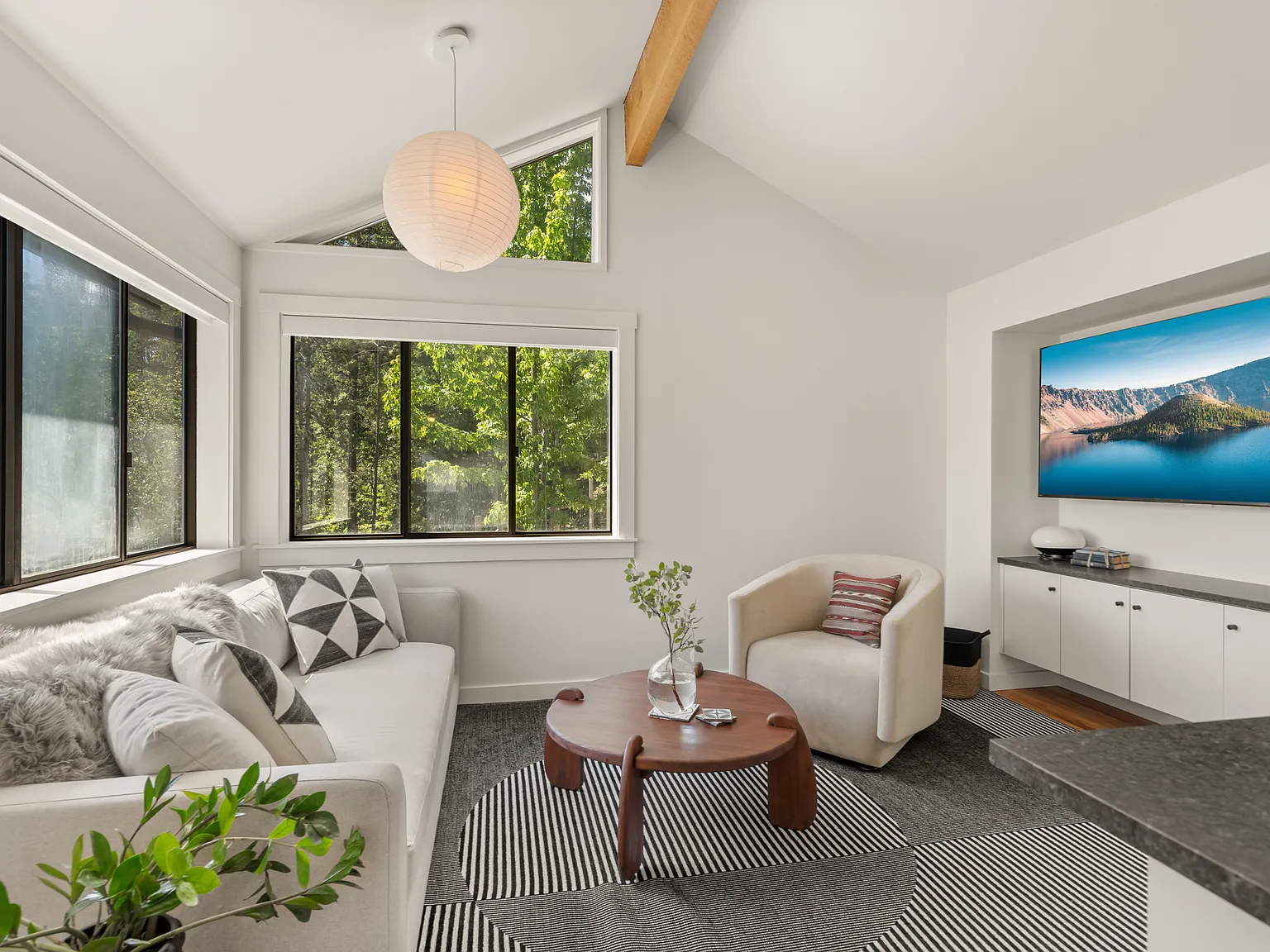 1 bed, $3,000 — Photo 1