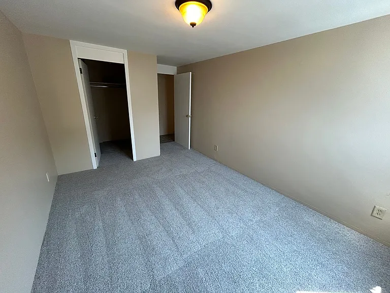 Executive Apartments — Photo 11