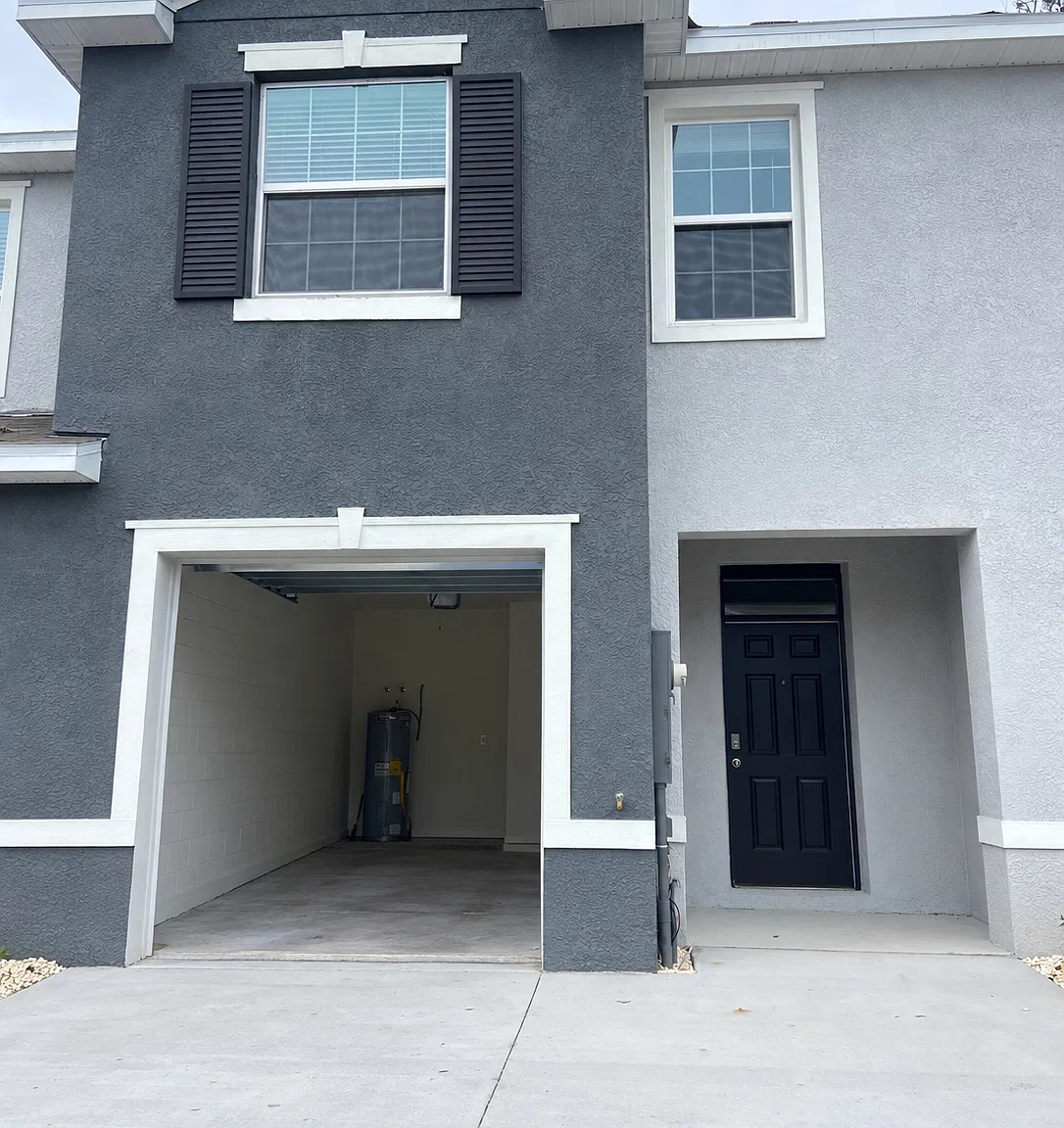 3 bed, 2.5 bath, 1673 sqft, $1,975 — Photo 1