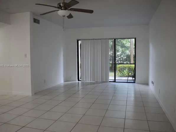 9150 NW 38th Dr APT 110, Pompano Beach, FL 33065