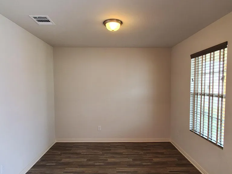 5584 Fox Bluff Dr — Photo 24