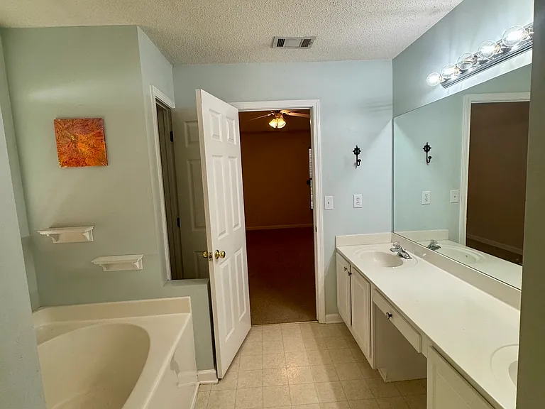 1840 Arborwood Dr — Photo 13