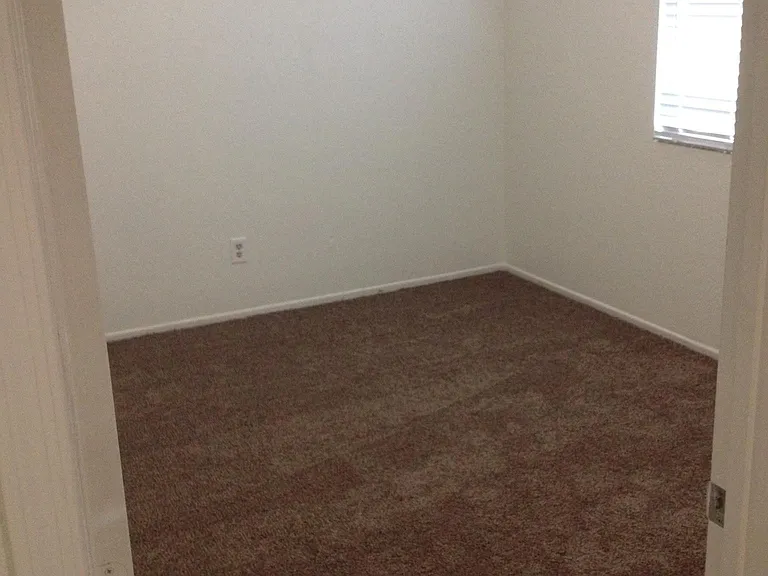 706 W 11th St #1 — Photo 15