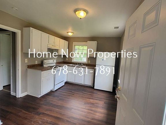 2nd image of 1870 & 1872 E Farris Ave #E
