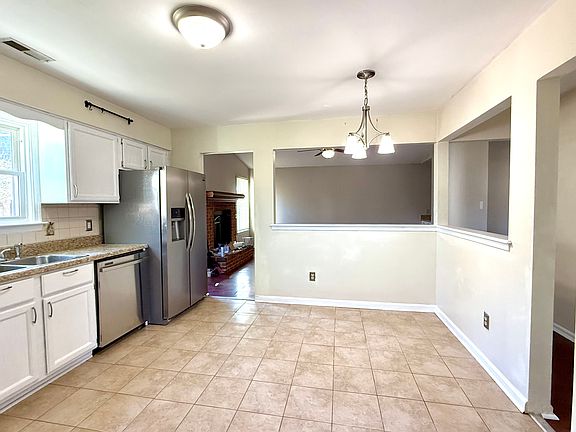 5th image of 1131 Eaglewood Dr
