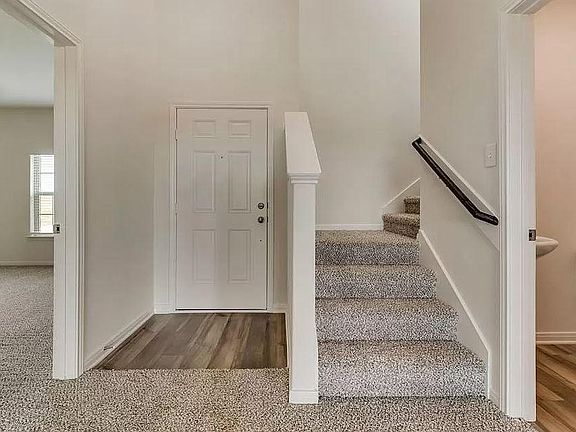 5th image of 332 Micah Ln