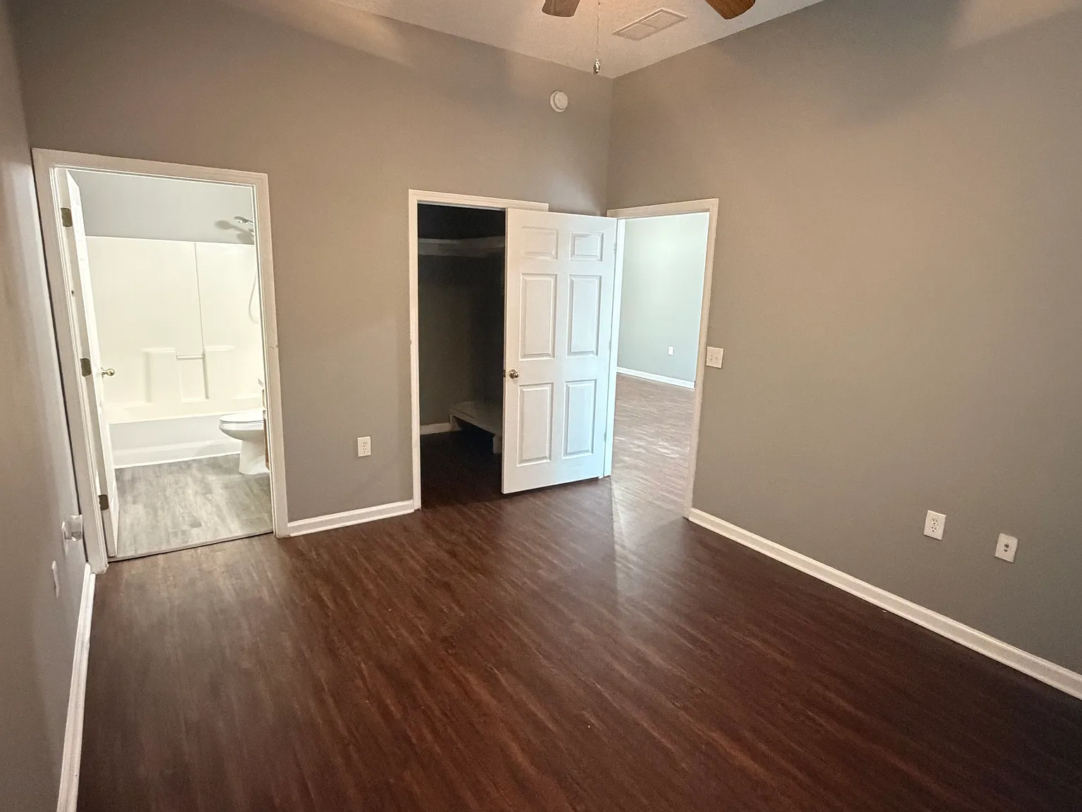 5050 Playpen Dr — Photo 3