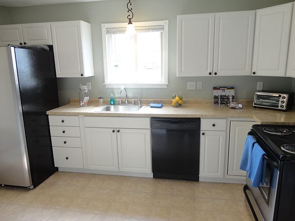 2nd image of 131 N Fountain St