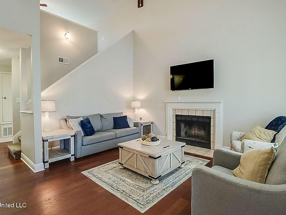 4th image of 13437 Locust Hill Dr