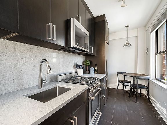 3rd image of 457 W 57th St #1102