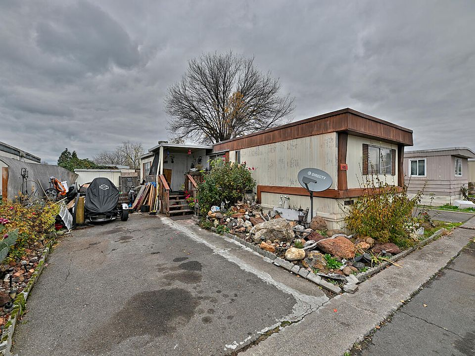 1st image of 2622 Falcon St Space 40